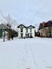 11 Elizabeth Street, Auburn, NY 13021