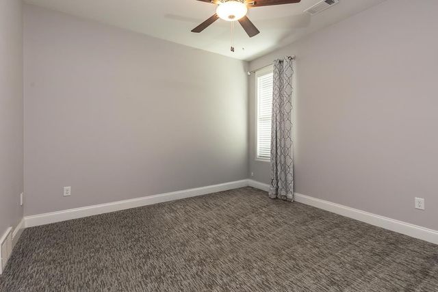 460 SAUNDERS CREEK CIR, Rossville, TN 38066