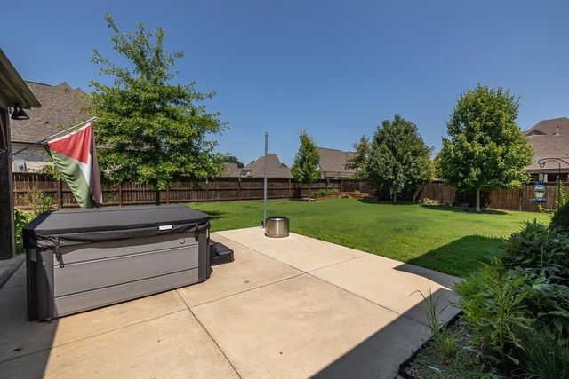 460 SAUNDERS CREEK CIR, Rossville, TN 38066