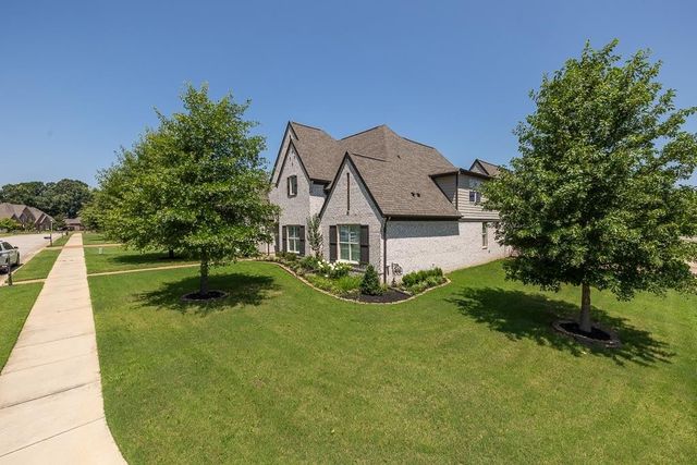 460 SAUNDERS CREEK CIR, Rossville, TN 38066