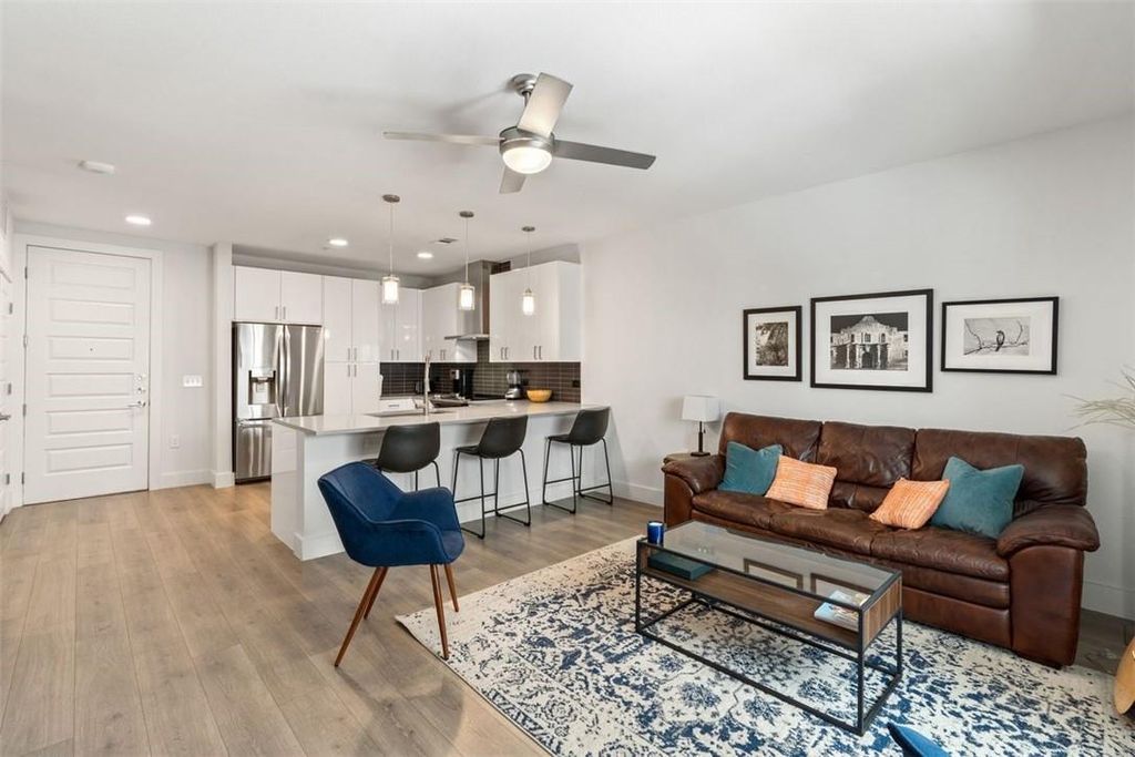 2213 Poquito ST 105, Austin, TX 78722