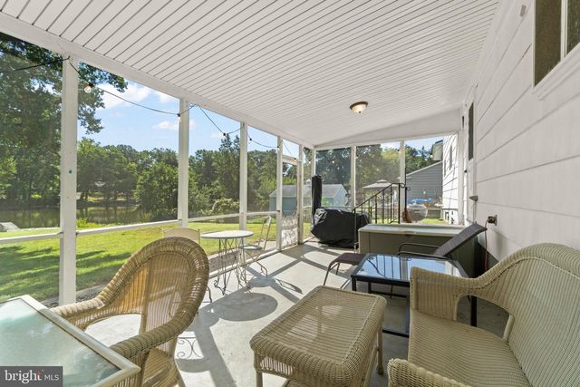 1 LONGWOOD DR, Burlington, NJ 08016