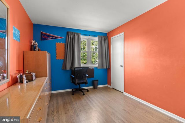 1 LONGWOOD DR, Burlington, NJ 08016