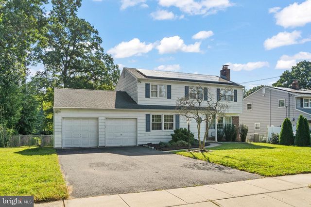 1 LONGWOOD DR, Burlington, NJ 08016