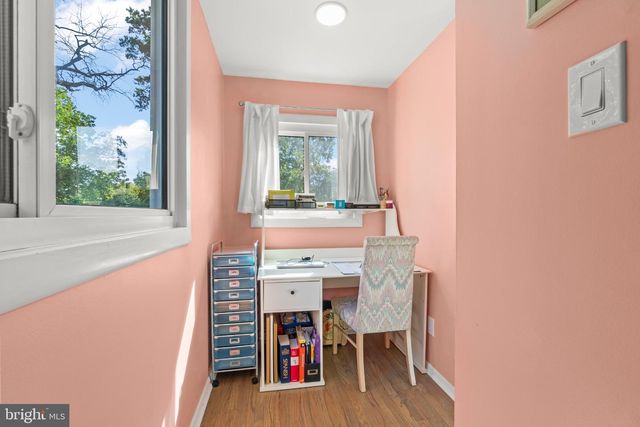 1 LONGWOOD DR, Burlington, NJ 08016