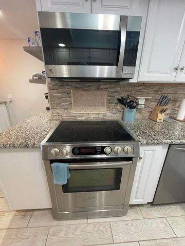 410 Wilma Circle 103, Riviera Beach, FL 33404