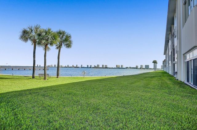 410 Wilma Circle 103, Riviera Beach, FL 33404