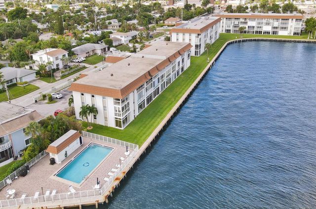 410 Wilma Circle 103, Riviera Beach, FL 33404