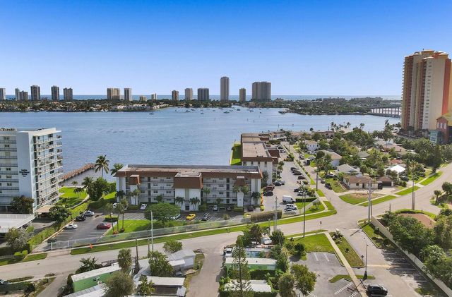 410 Wilma Circle 103, Riviera Beach, FL 33404