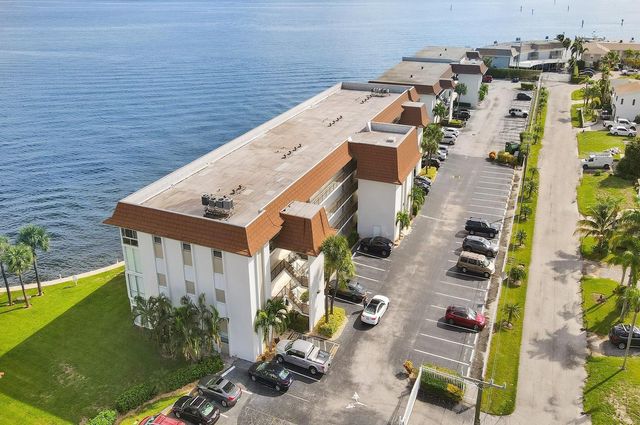 410 Wilma Circle 103, Riviera Beach, FL 33404