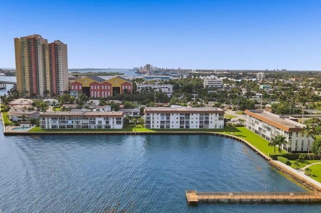 410 Wilma Circle 103, Riviera Beach, FL 33404