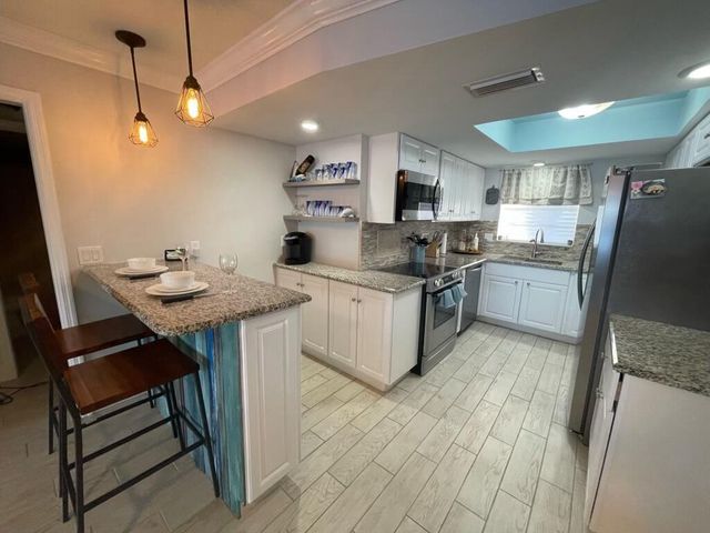 410 Wilma Circle 103, Riviera Beach, FL 33404