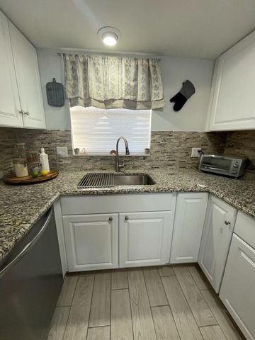 410 Wilma Circle 103, Riviera Beach, FL 33404