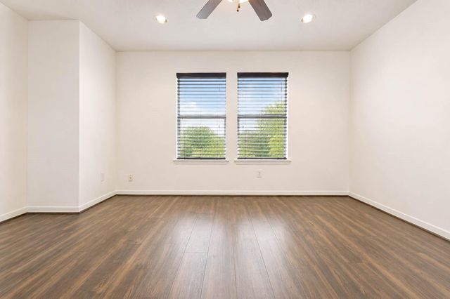 1802 Oak Lodge Drive, Pearland, TX 77581