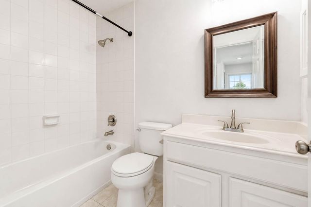1802 Oak Lodge Drive, Pearland, TX 77581