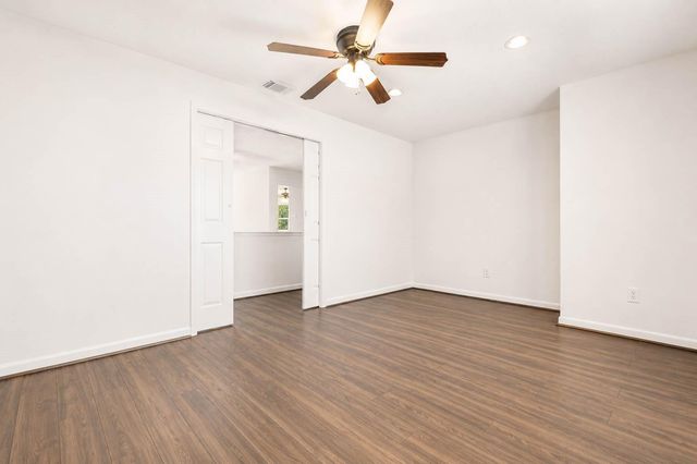 1802 Oak Lodge Drive, Pearland, TX 77581