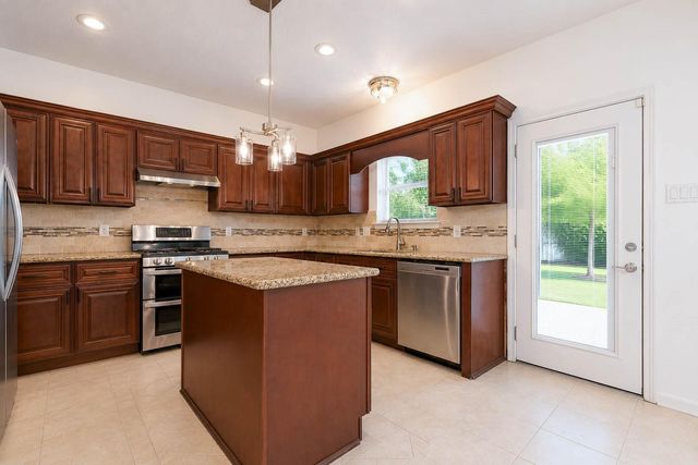 1802 Oak Lodge Drive, Pearland, TX 77581