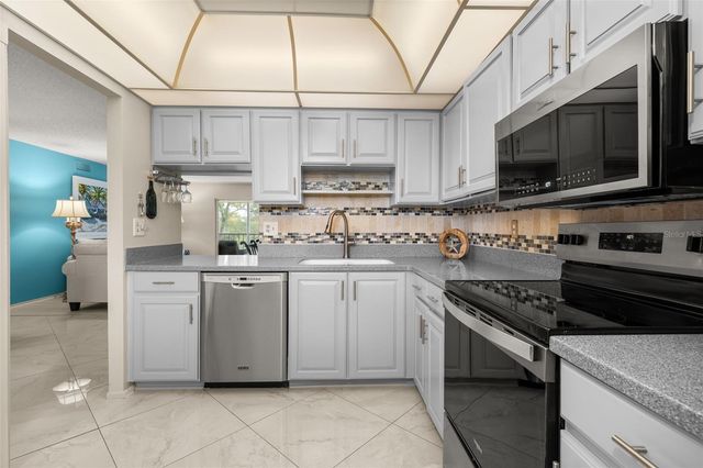 3620 IRONWOOD CIRCLE 406O, Bradenton, FL 34209