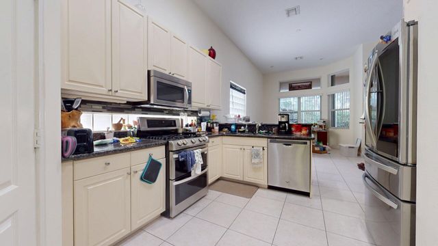 10072 Armani Drive, Boynton Beach, FL 33437