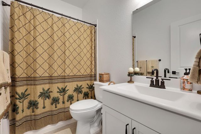 406 Cane Crossing Lake Drive, Sealy, TX 77474