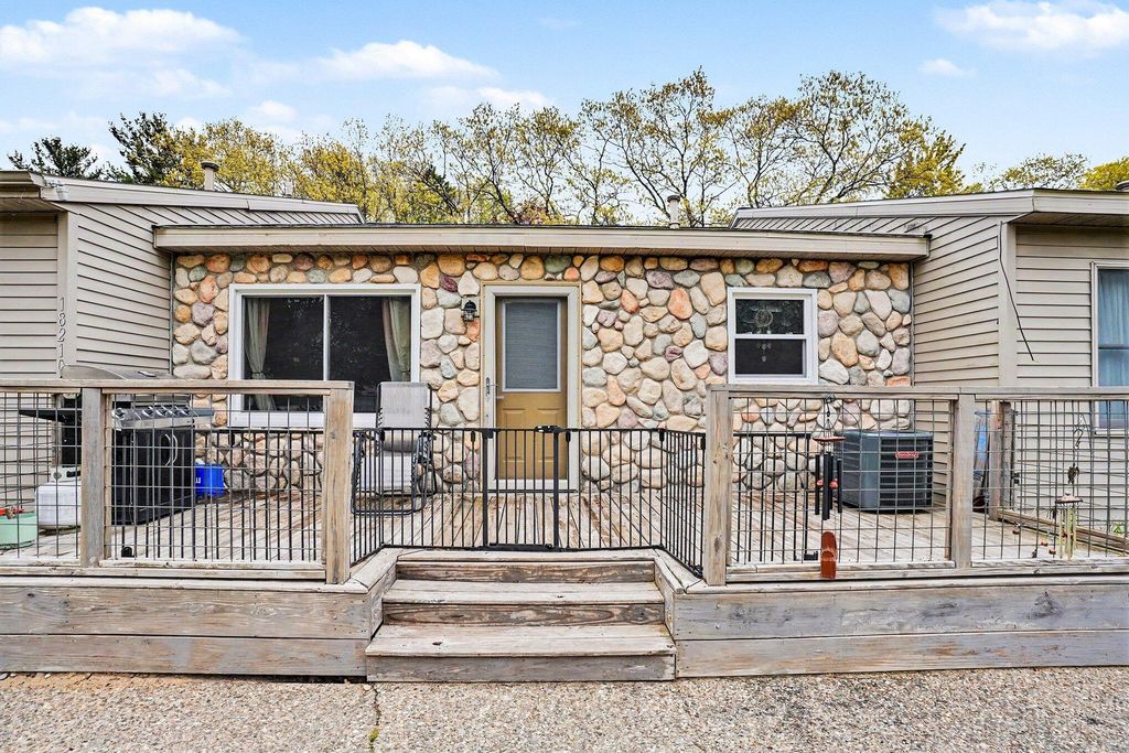 18210 Mohawk Drive 2, Spring Lake, MI 49456