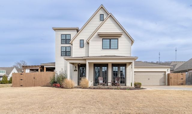 132 N Solitude Bend, Fayetteville, AR 72704