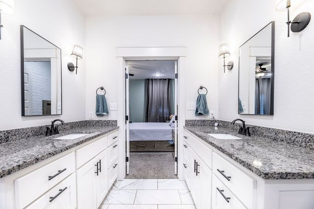 132 N Solitude Bend, Fayetteville, AR 72704