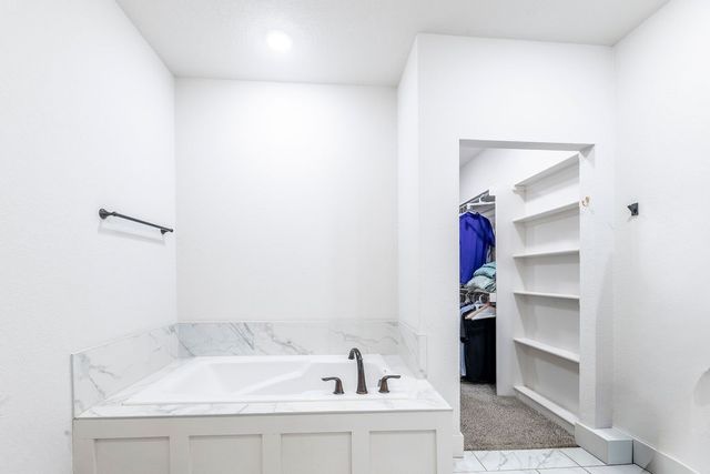 132 N Solitude Bend, Fayetteville, AR 72704