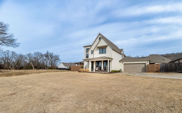 132 N Solitude Bend, Fayetteville, AR 72704