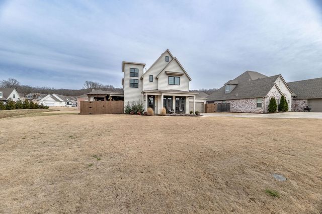 132 N Solitude Bend, Fayetteville, AR 72704