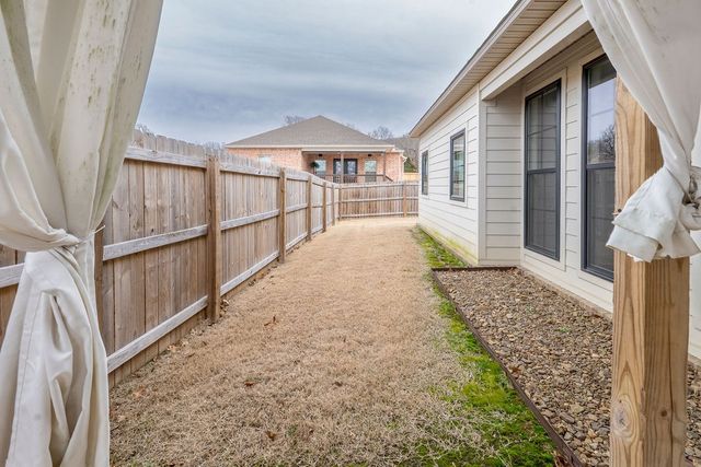 132 N Solitude Bend, Fayetteville, AR 72704