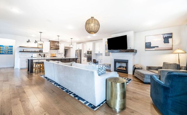 132 N Solitude Bend, Fayetteville, AR 72704