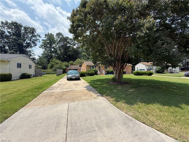 107 Carver PL, Yorktown, VA 23692