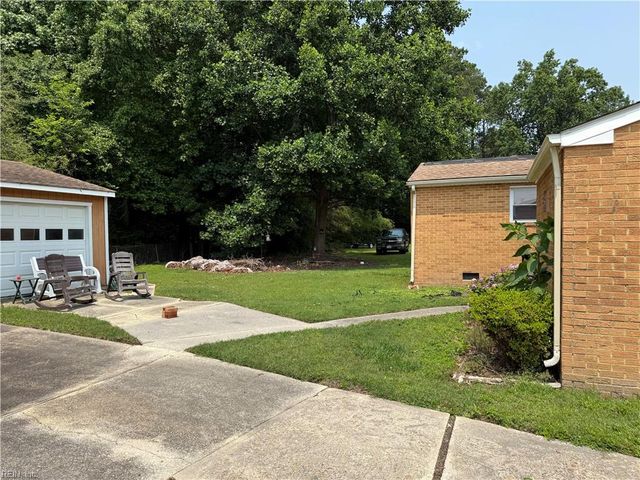 107 Carver PL, Yorktown, VA 23692