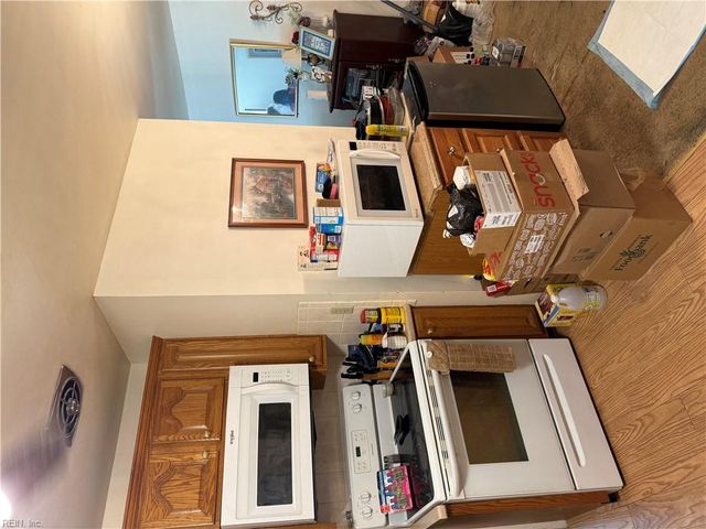 107 Carver PL, Yorktown, VA 23692