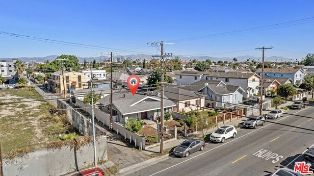 945 W 54th Street, Los Angeles, CA 90037