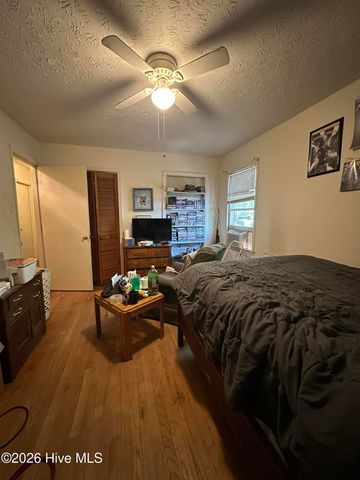 109 W Chestnut Street, Maxton, NC 28364