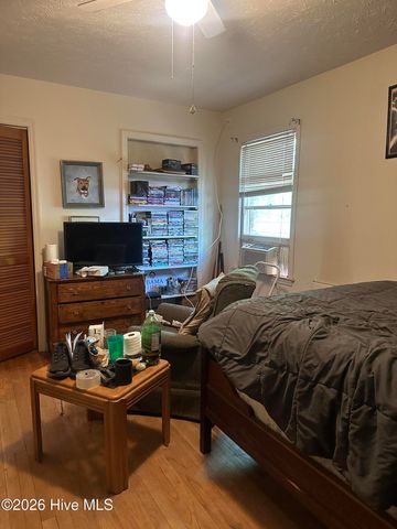 109 W Chestnut Street, Maxton, NC 28364