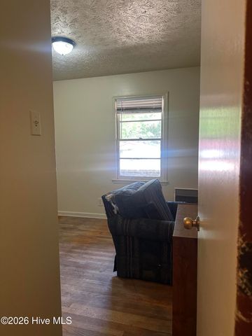 109 W Chestnut Street, Maxton, NC 28364