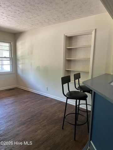 109 W Chestnut Street, Maxton, NC 28364