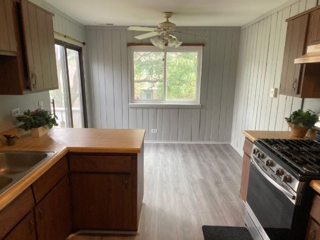 1470 WILLIAMSBURG Drive D2, Schaumburg, IL 60193