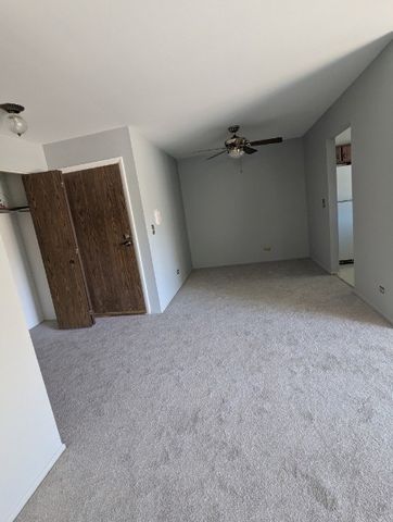1470 WILLIAMSBURG Drive D2, Schaumburg, IL 60193