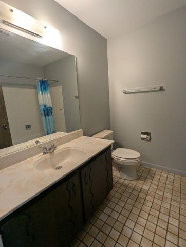 1470 WILLIAMSBURG Drive D2, Schaumburg, IL 60193
