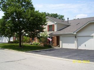 1470 WILLIAMSBURG Drive D2, Schaumburg, IL 60193
