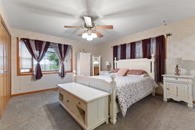 1608 W Lincoln Way, Marshalltown, IA 50158