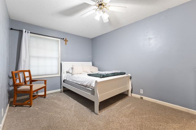 1608 W Lincoln Way, Marshalltown, IA 50158
