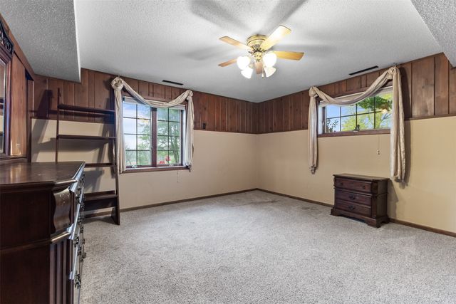 1608 W Lincoln Way, Marshalltown, IA 50158