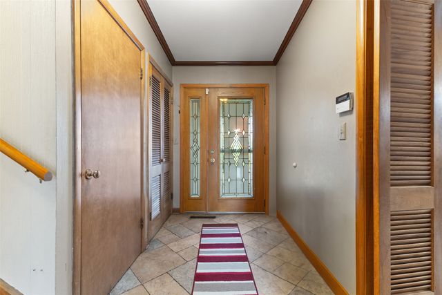 1608 W Lincoln Way, Marshalltown, IA 50158