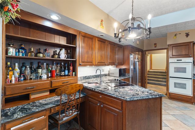 1608 W Lincoln Way, Marshalltown, IA 50158