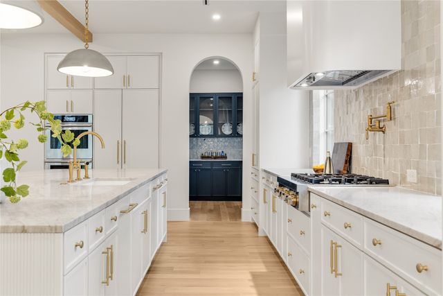 9866 Mixon Drive, Dallas, TX 75220